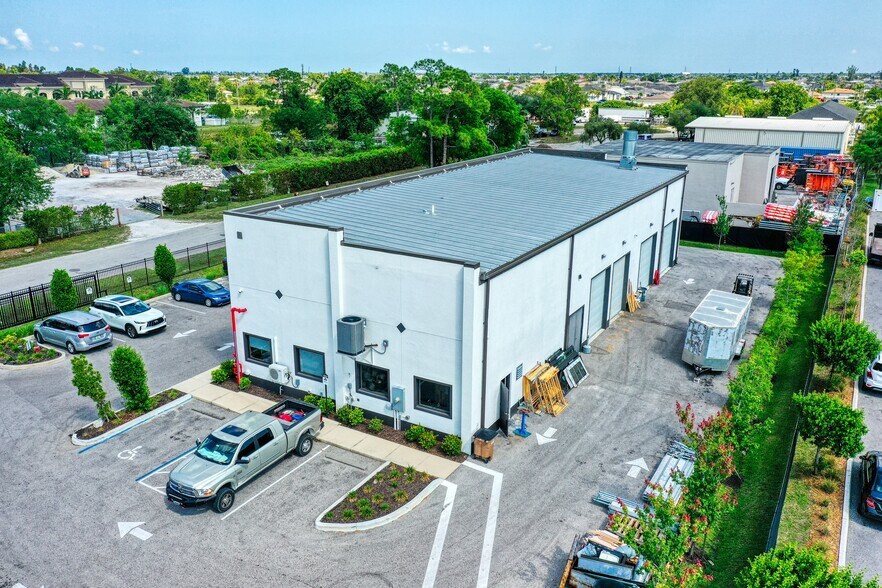 More Photos Of 329 NE 3rd Ave, Cape Coral Showroom For Sale