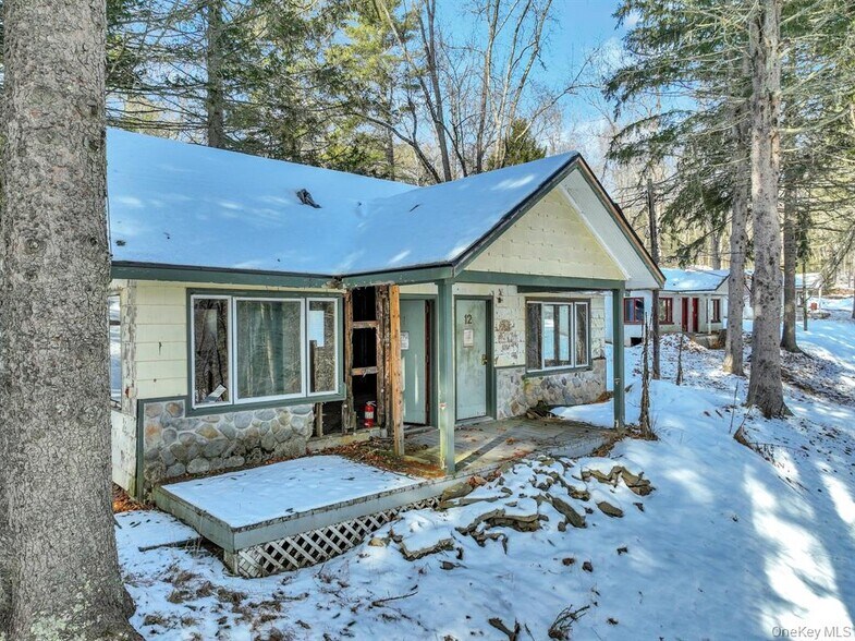 More Photos Of 25 State Route 55, Barryville Hotel For Sale