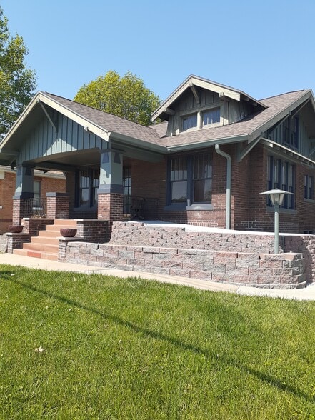 Primary Photo Of 1019 Vandalia St, Collinsville Office For Lease