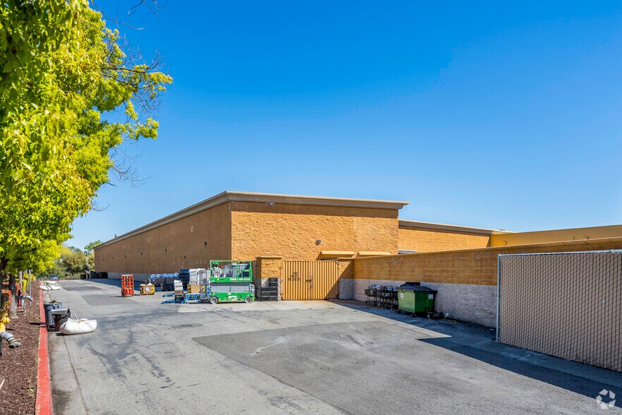 More Photos Of 8620-8690 Sierra College Blvd, Roseville Unknown For Lease