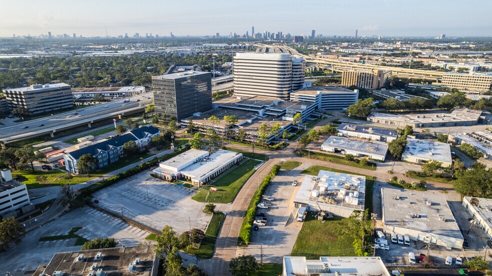 More Photos Of 2110 E Governors Cir, Houston Light Manufacturing For Sale