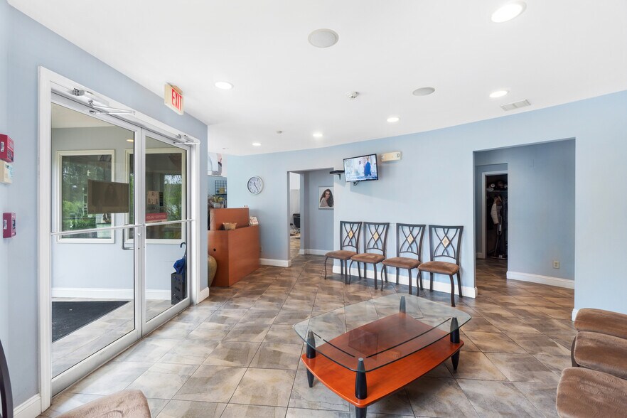 More Photos Of 137 Rutherford Ave, Franklin General Retail For Lease