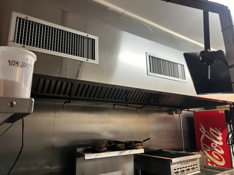 More Photos Of 38-40 S 19th St, Philadelphia Restaurant For Lease