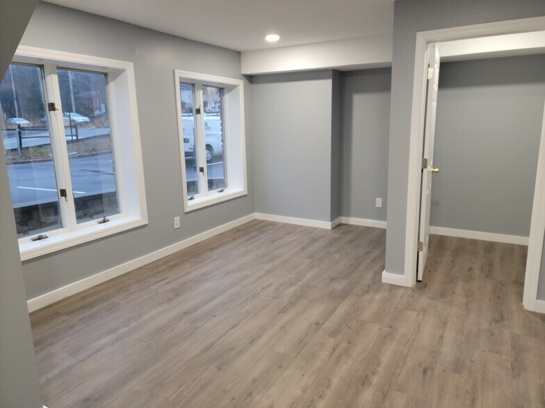 More Photos Of 110 W Crooked Hill Rd, Pearl River Office For Lease