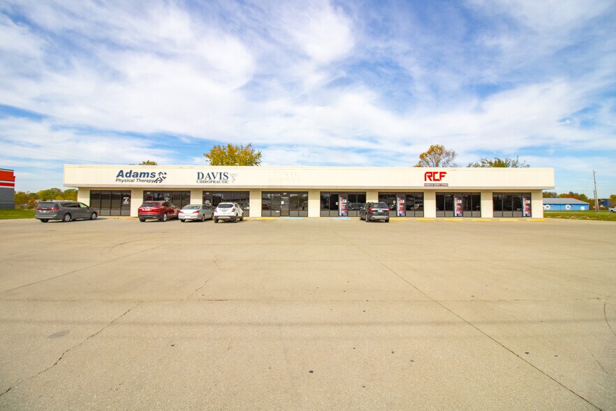 More Photos Of 961-965 E Washington St, Winchester General Retail For Lease
