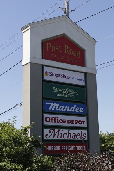 More Photos Of 2518-2572 South Rd, Poughkeepsie Unknown For Lease