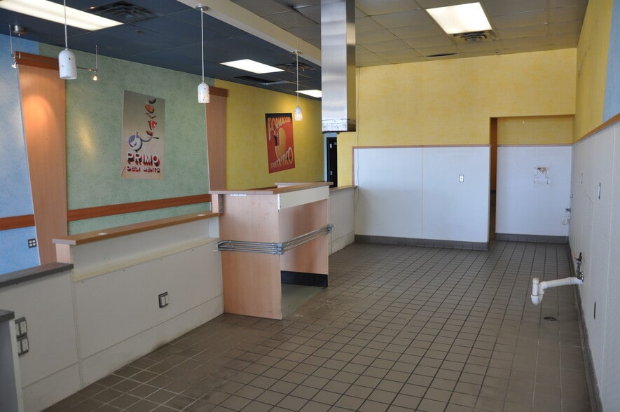 More Photos Of 1221-1315 Highway 25 N, Buffalo Unknown For Lease