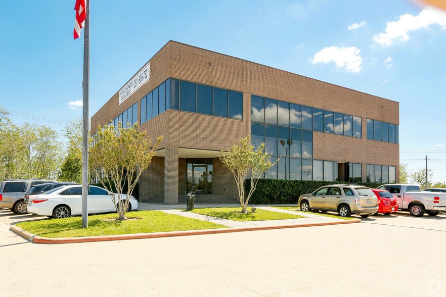 Primary Photo Of 13850 Gulf Fwy, Houston Office For Lease
