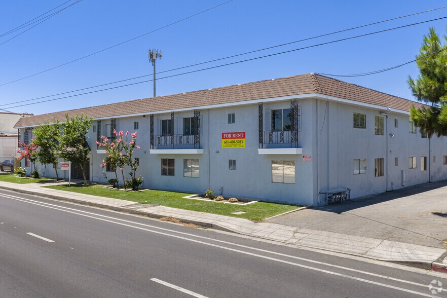 More Photos Of 3143 S H St, Bakersfield Apartments For Sale