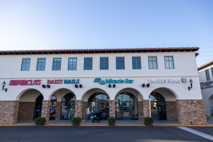 More Photos Of 1746 S Victoria Ave, Ventura Unknown For Lease