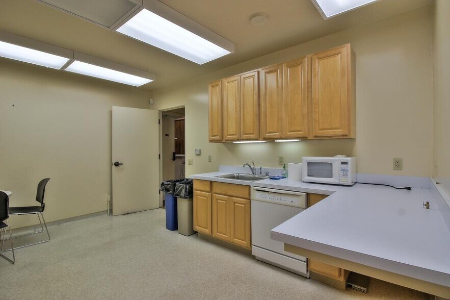 More Photos Of 400 Camino Aguajito, Monterey Office For Sale