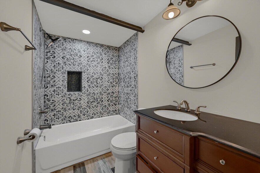 More Photos Of 9517 Collinsville fwy, Collinsville Industrial For Sale