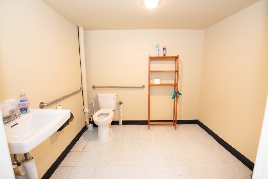 More Photos Of 416 Eastern Blvd, Essex Lodge Meeting Hall For Sale