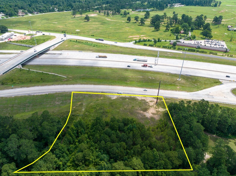 More Photos Of 1.99 I-45 Feeder Southbound, Huntsville Land For Sale