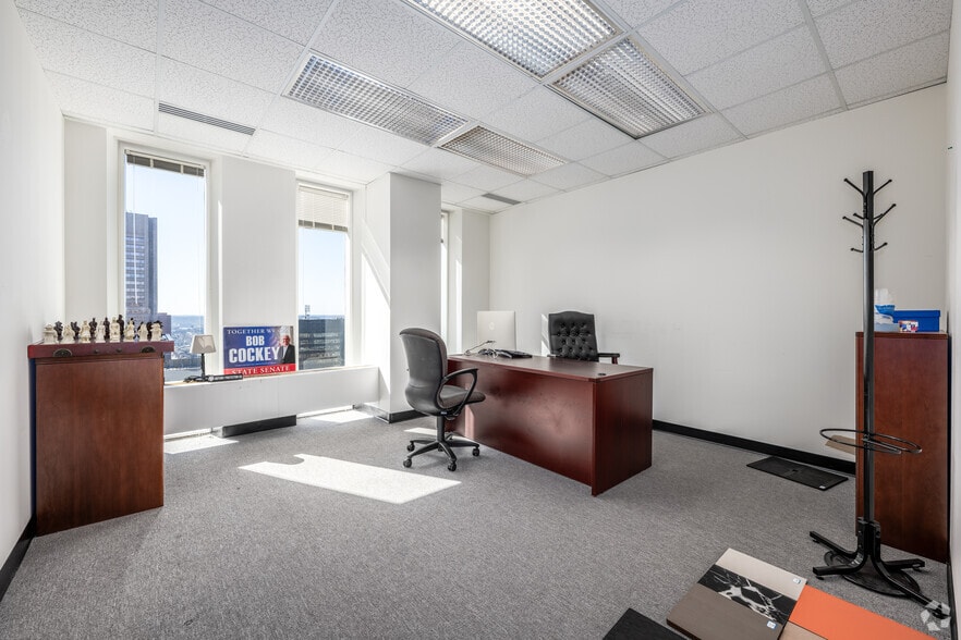 More Photos Of 1 N Charles St, Baltimore Office For Sale