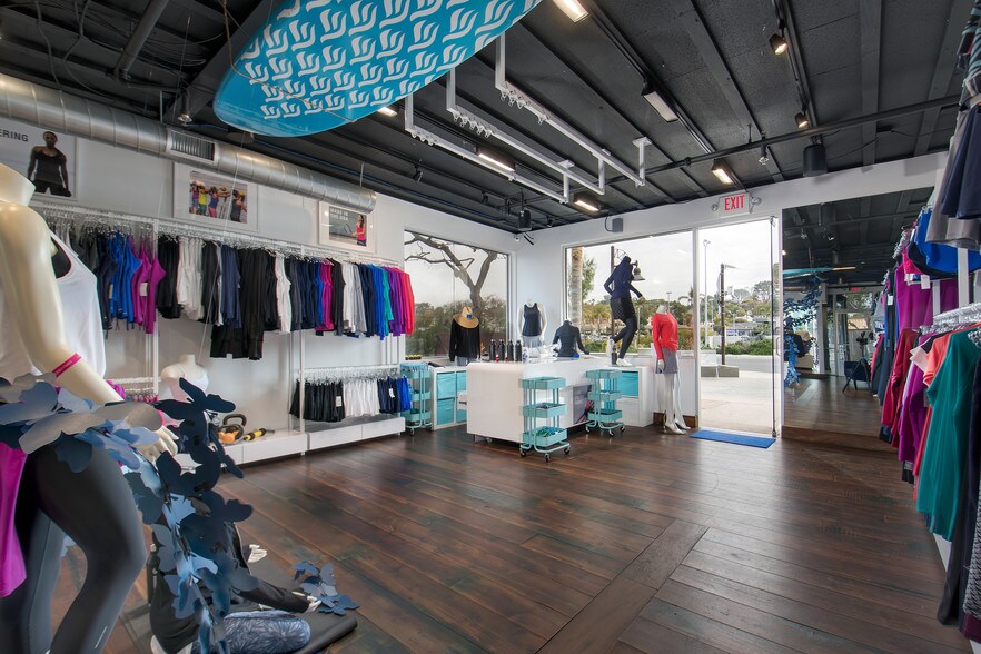 More Photos Of 153 N Highway 101, Solana Beach Storefront Retail Office For Lease