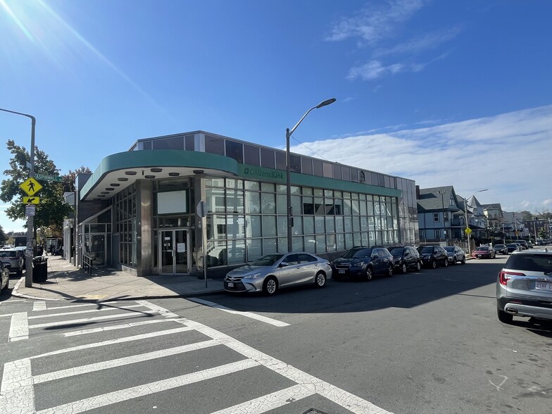 More Photos Of 569 Washington St, Boston Bank For Lease