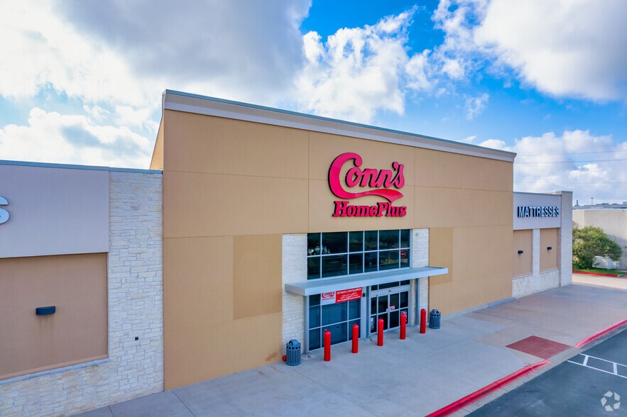 More Photos Of 12901 N I-35 Service Rd, Austin Unknown For Lease