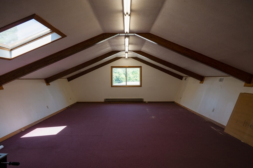 More Photos Of 737 Washington St, Pembroke Light Manufacturing For Sale