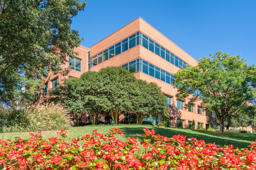 More Photos Of 1801 Varsity Dr, Raleigh Office For Lease