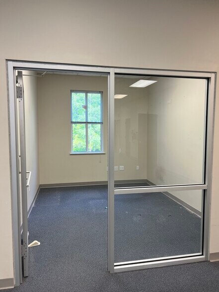 More Photos Of 550 Long Point Rd, Mount Pleasant Office For Sale