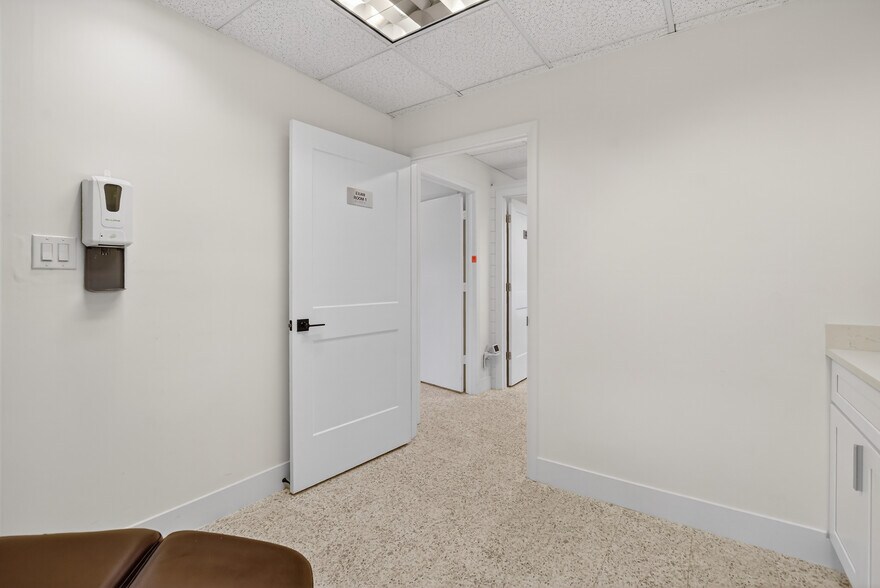 More Photos Of 665 SE 10th St, Deerfield Beach Medical For Sale