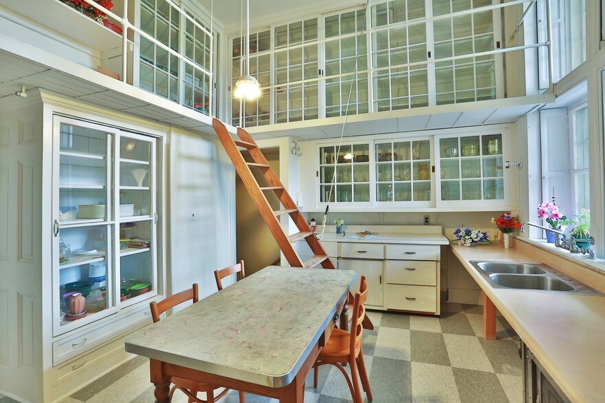 More Photos Of 150 Sister Servants Ln, Sloatsburg Lodge Meeting Hall For Sale