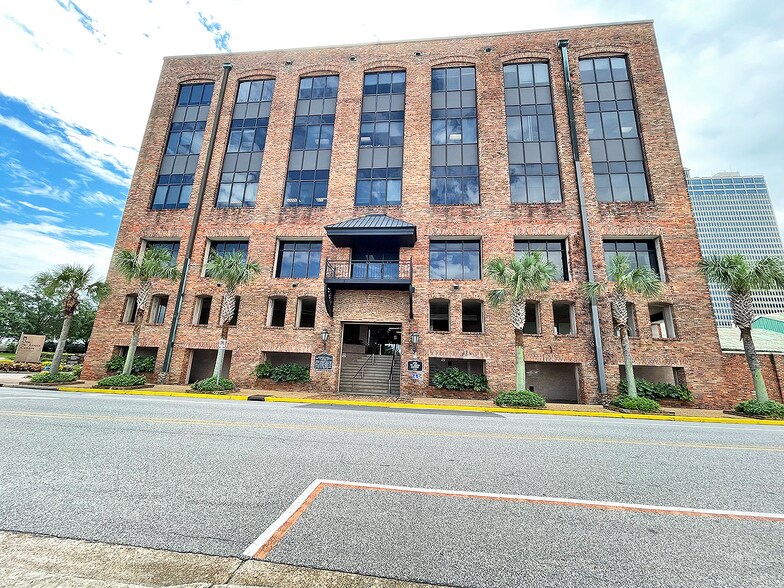 More Photos Of 1 St Louis St, Mobile Office For Lease