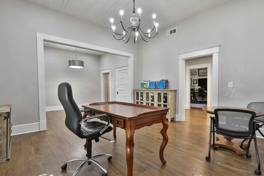 More Photos Of 53 Washington St, Fairburn Office For Sale