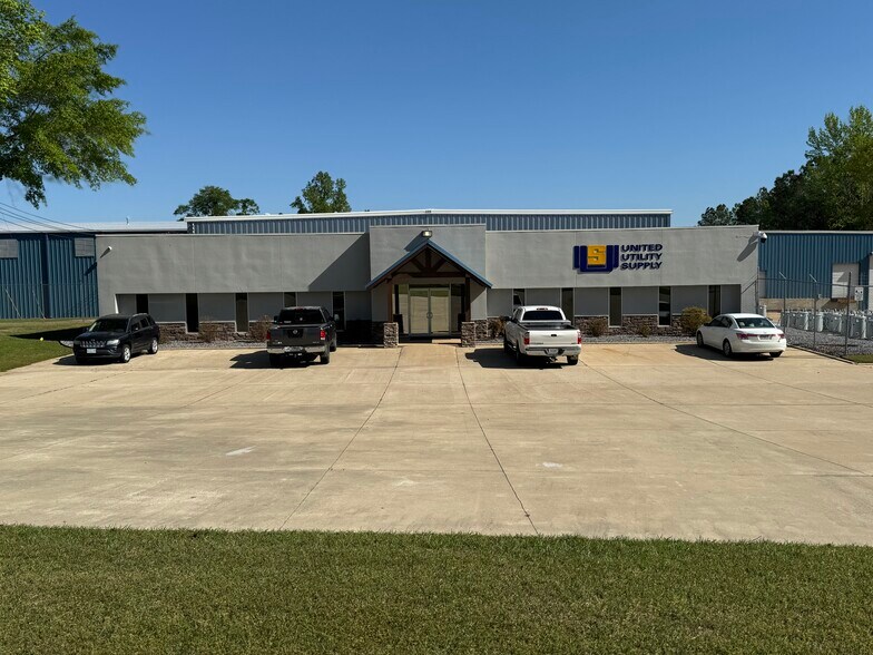 Primary Photo Of 100 Jeanette Barrett Industrial Blvd, Wetumpka Distribution For Lease