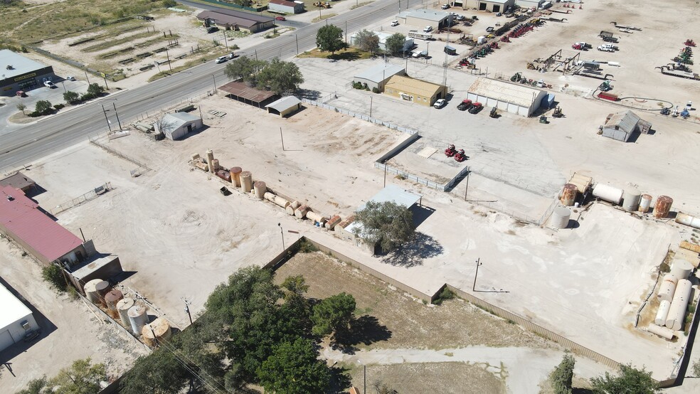More Photos Of 2210 W Marland St, Hobbs Warehouse For Sale