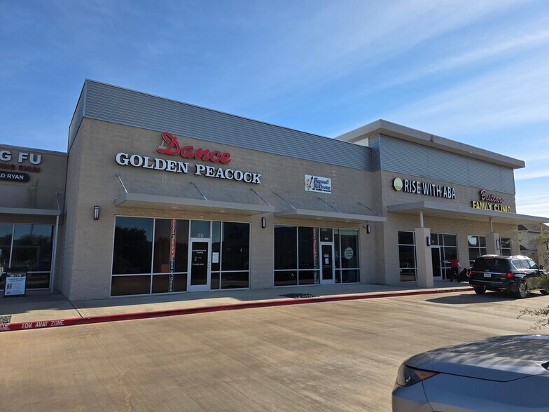 More Photos Of 25031 Westheimer Pky, Katy Storefront For Sale