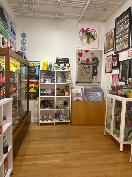 More Photos Of 2415 N Milwaukee Ave, Chicago Freestanding For Lease