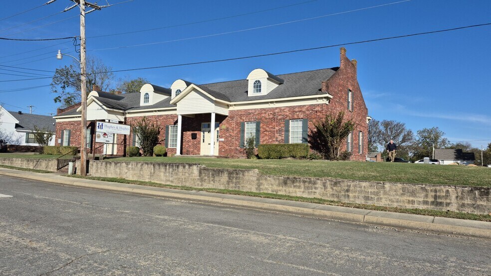 More Photos Of 310 Clay St, Arkadelphia Office For Sale
