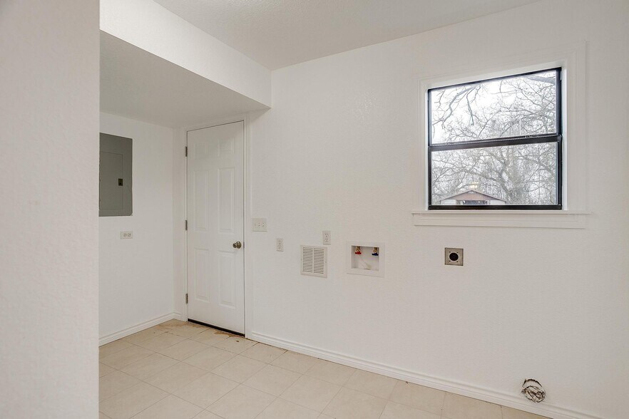 More Photos Of 4011 US-67, Cleburne Land For Sale
