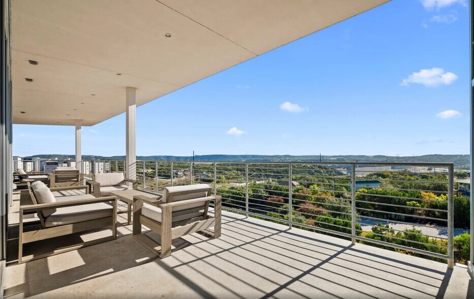 More Photos Of W SPRING CREEK PKWY & MIDWAY rd, Plano Flex For Sale