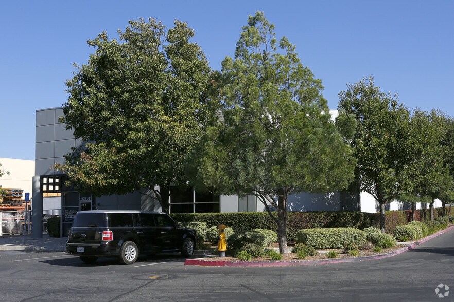 More Photos Of 27637 Commerce Center Dr, Temecula Warehouse For Lease