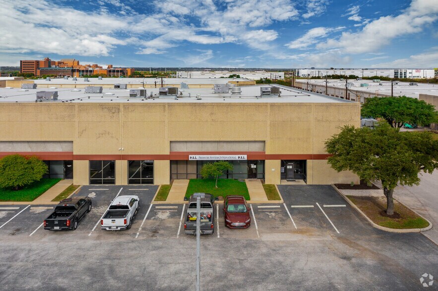 More Photos Of 3005-3031 Interstate Dr, San Antonio Unknown For Lease