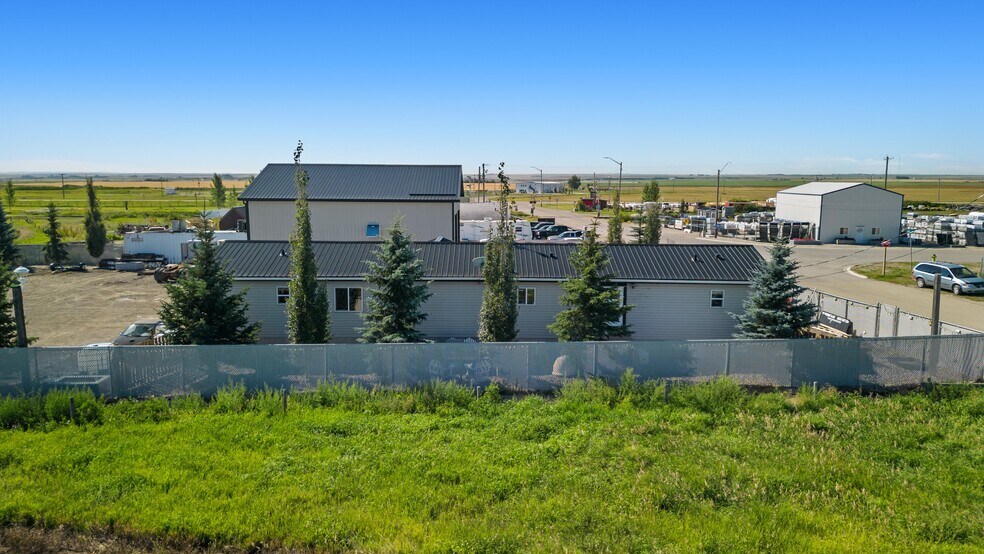 More Photos Of 81 Barstow St, Carseland Auto Repair For Sale