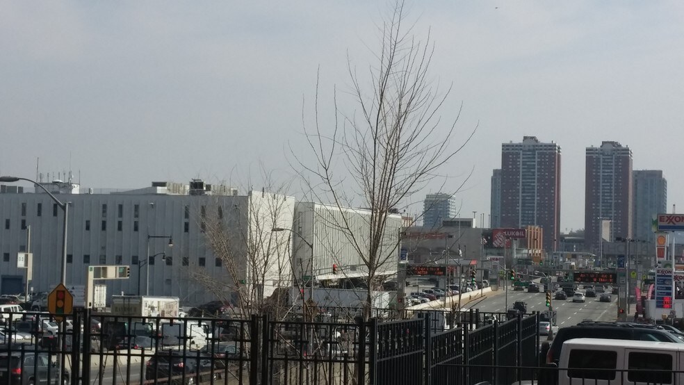 More Photos Of 215 Coles St, Jersey City Warehouse For Lease