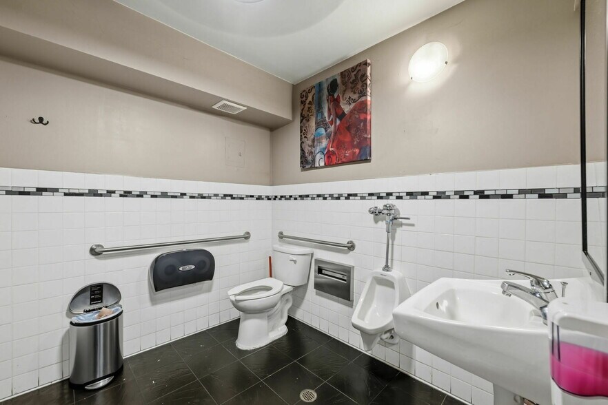 More Photos Of 329 14th St, Oakland Restaurant For Sale