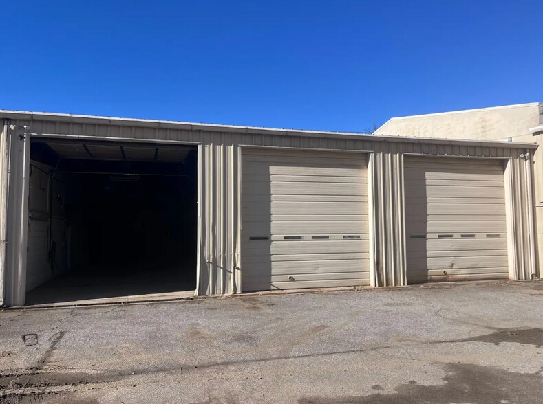 More Photos Of 609 E Utica St, Sellersburg Warehouse For Lease