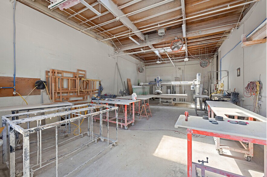 More Photos Of 10149 Channel Rd, Lakeside Warehouse For Lease