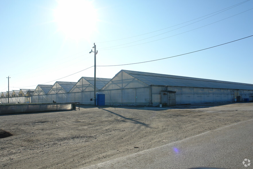 Primary Photo Of 360 Espinosa Rd, Salinas Warehouse For Lease