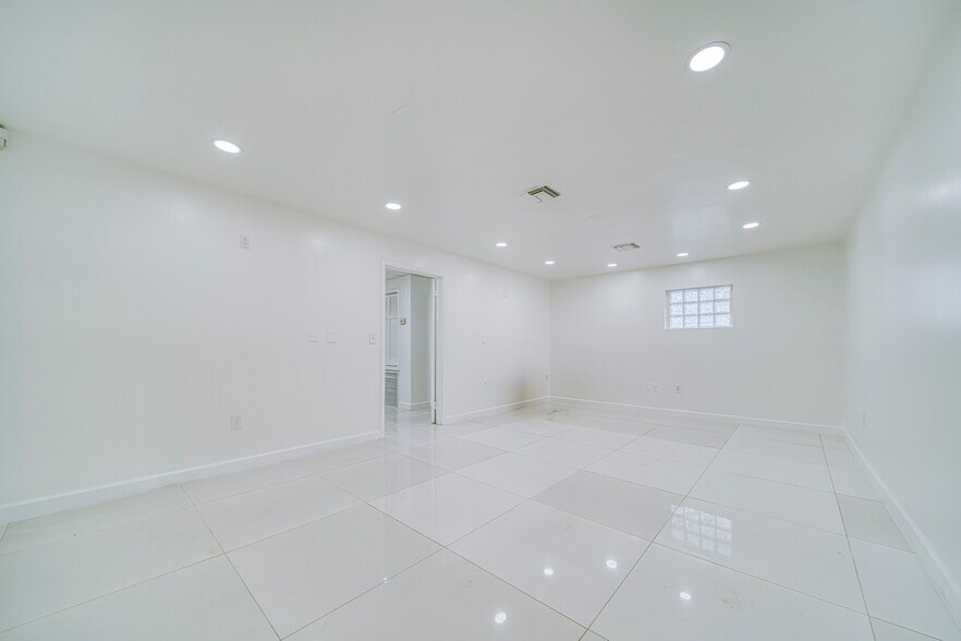 More Photos Of 1225 NE 162nd St, North Miami Beach Medical For Lease