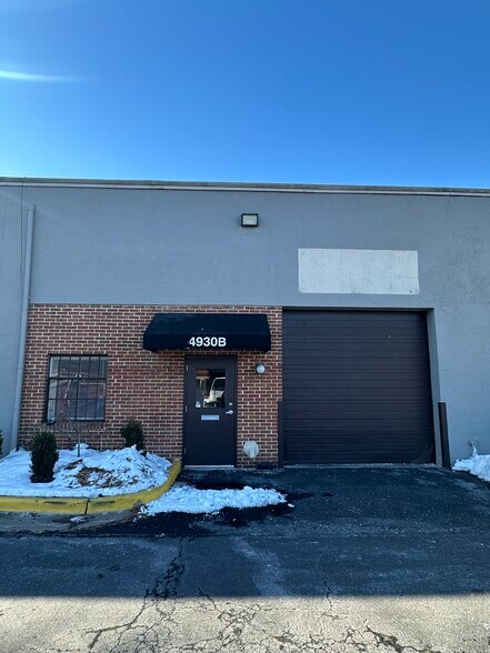 More Photos Of 4926-4950 Eisenhower Ave, Alexandria Light Distribution For Lease