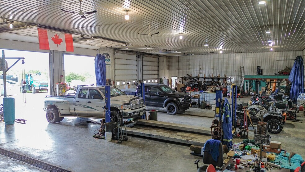 More Photos Of 40446 AB-56, Rochon Sands Service For Sale