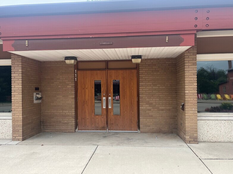 More Photos Of 111 N Main St, Mayville Public Library For Sale