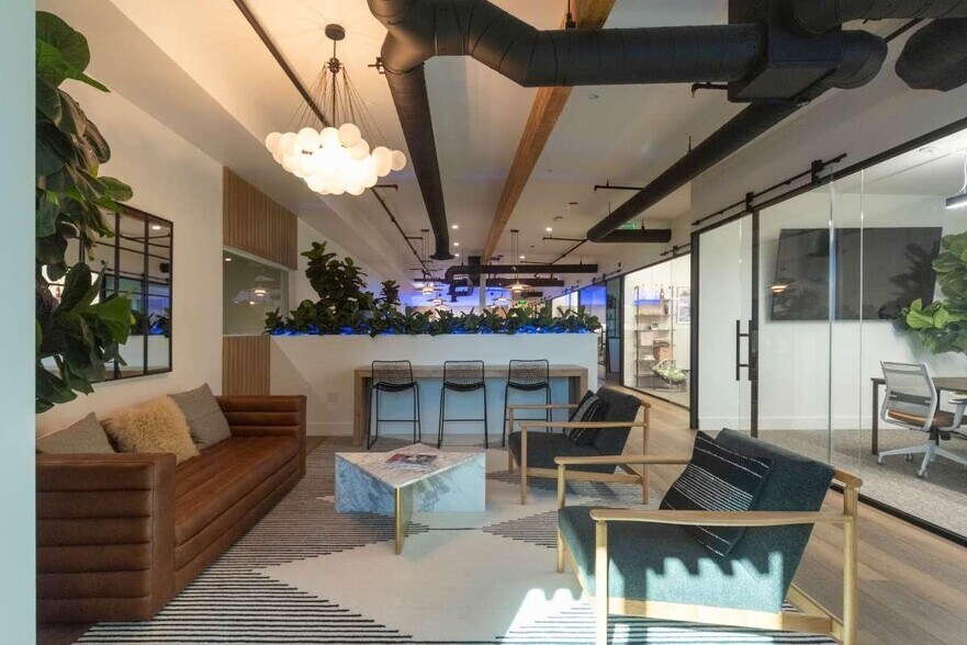 More Photos Of 2525 N Naomi St, Burbank Movie Radio TVStudio For Sale