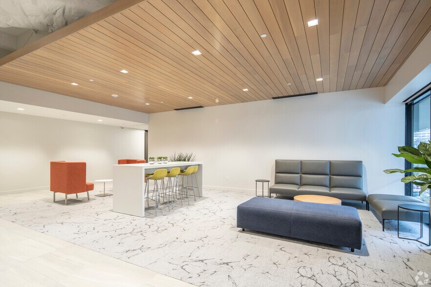 More Photos Of 12377 Merit Dr, Dallas Office For Lease